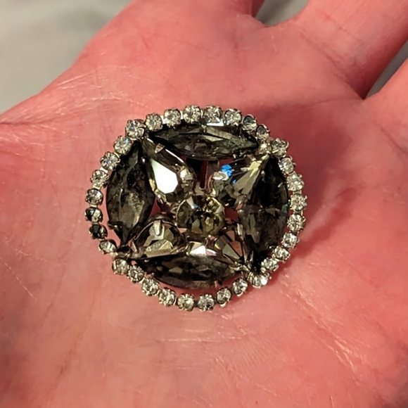 Vtg Weiss black & white aurora borealis clip on earrings - Picture 4 of 8